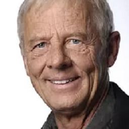 Rolf Becker 飾演 Richter Siegfried Leuthental