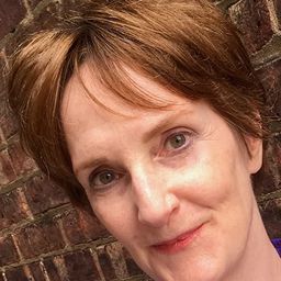 諾亞·葛蘭 飾演 Martha