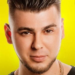 Ilyas Gayazov 飾演 изобретатель из «Сколково»