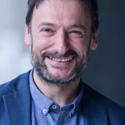 Angelo Libri 飾演 Maresciallo Giannalia