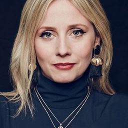 Sinéad Matthews 飾演 Tania