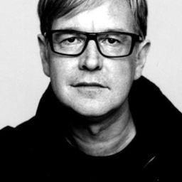 Andy Fletcher 飾演 Self