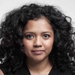 Amorita Rasgado 飾演 Rosi