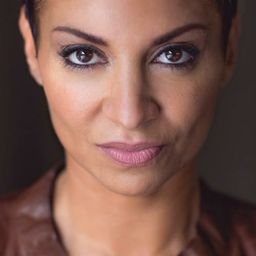 Diana Lovell 飾演 Charlene