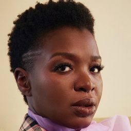 Folake Olowofoyeku 飾演 Minerva Jefferson