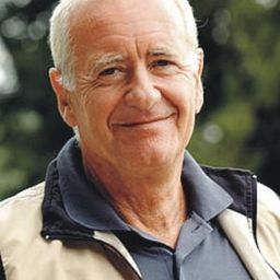 Peter Bongartz 飾演 Dr. Goran Jorovic