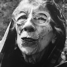 Lotte Eisner 飾演 Self