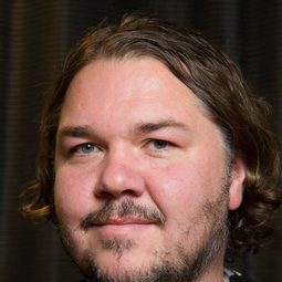 Nils Jørgen Kaalstad 飾演 Harry