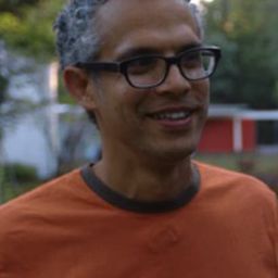 歐瑪·瓦索 飾演 Self