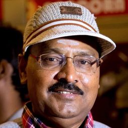 K. Bhagyaraj 飾演 Ganeshan