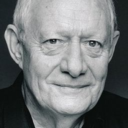 Ian Lindsay 飾演 Great Uncle Alfred