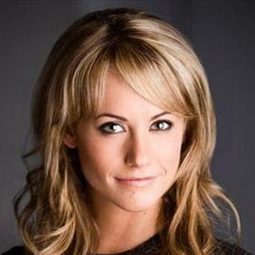 Lisa Marie Caruk 飾演 Christa Marsh