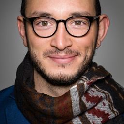 Majd Mastoura 飾演 The Man