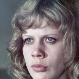 Karin Düwel - Picknick im Schnee演員 飾演Taxifahrerin