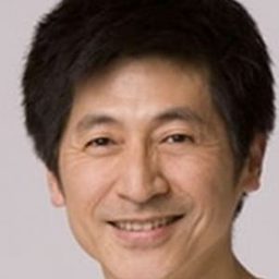 隈本吉成 - 機器羅曼死演員 飾演