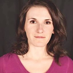 凱莉·謝里丹 - 芭比之夢幻仙境演員 飾演Elina