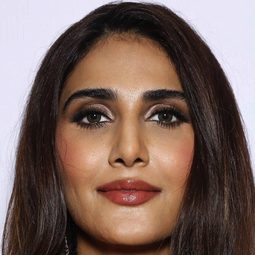 凡妮·卡浦爾 飾演 Maanvi / Manu Brar