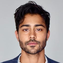 曼尼許·達雅爾 飾演 Vinay