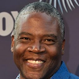 Jonathan Adams 飾演 Ralphie