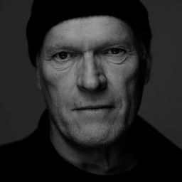 史凡·諾丁 飾演 Captain