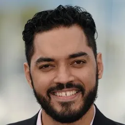 Thomas Aquino 飾演 Valdemar