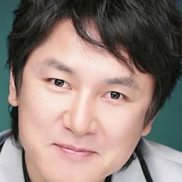 Yoon Yong-hyeon 飾演 