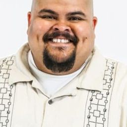 Mike G. 飾演 Jorge