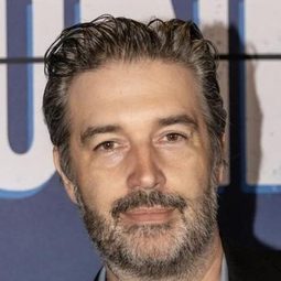 Jason Konopisos - The Waiter演員 飾演Actor