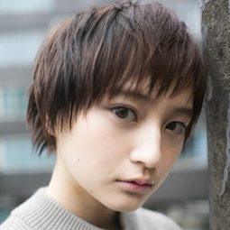 萩原みのり - 森中六魔女演員 飾演The Woman Who Bares Her Fangs