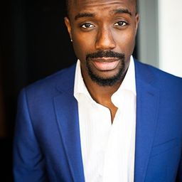 馬克·辛尼爾 飾演 Adam