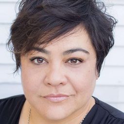 Aroha Rawson - 我不是她演員 飾演Whina