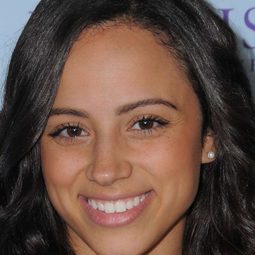 凱亞娜·麥德拉 飾演 Deena