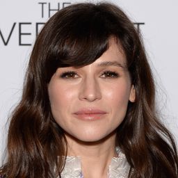 耶爾·史東 飾演 (Young) Sam Cooper