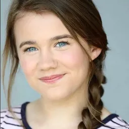 Natalie Coughlin - 丘奇先生演員 飾演Young Charlie