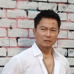 戚冠軍 - 孤獨名劍演員 飾演