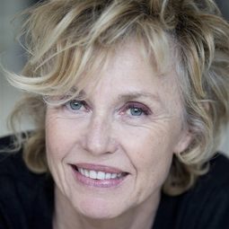 Manoëlle Gaillard 飾演 Catherine