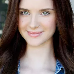 Aria Sirvaitis 飾演 Wendy