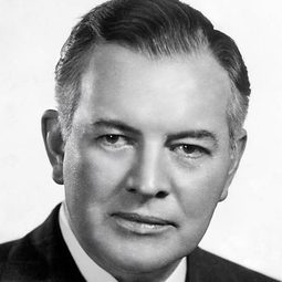 西德尼·布萊克默 - 上流社會演員 飾演Seth Lord