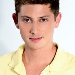 阿米特·拉哈夫 飾演 Moti Bernstein