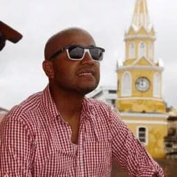 Ramsés Ramos 飾演 Campuzano