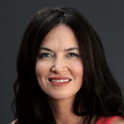 Victoria Hill - Buckley's Chance演員 飾演Gloria