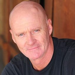 詹姆斯朱德寇特尼 - 月光光殺清光演員 飾演The Shape