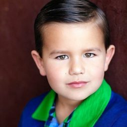 Jayden Hedden 飾演 Hugo