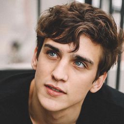 尼克·哈格羅夫 飾演 Carol Mohring