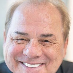 Steve Price - 勁舞演員 飾演Mawby's Regular