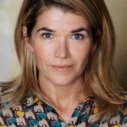Anke Engelke 飾演 Leder for Patentstyret
