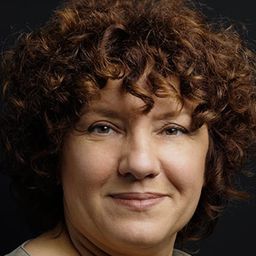 亞尚尼爾·塞米歐古魯 飾演 Mebahat