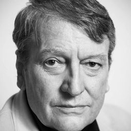 Ovidiu Iuliu Moldovan 飾演 Ion Mu;at