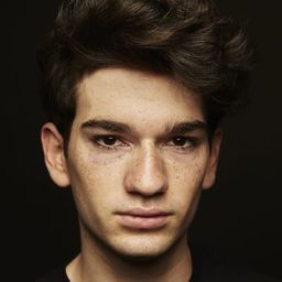 豪爾赫摩托斯 飾演 Lucas