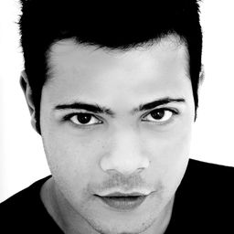 魯迪·瑪爾科姆 飾演 Wayne